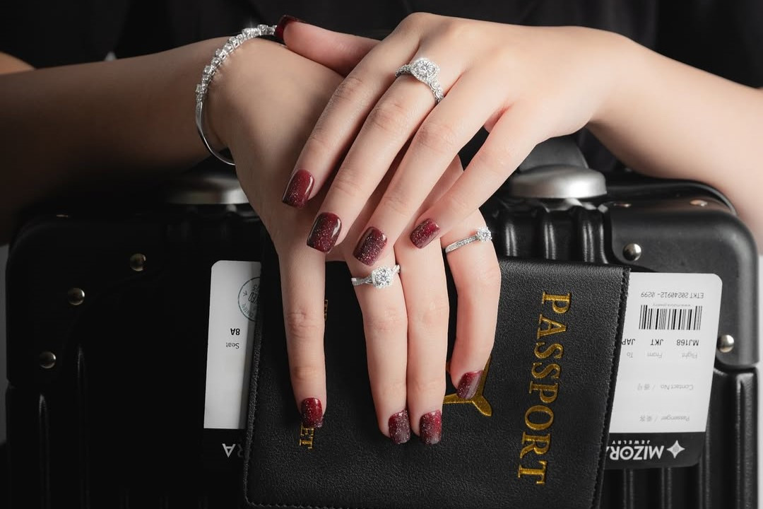 Jadi Pusat Perhatian, Kenakan Perhiasan Berlian Mewah dari MIZORA Jewelry