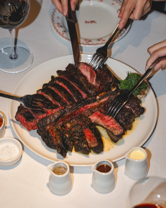 Rayakan Satu Tahun, The Coach Restaurant Hadirkan Konsep Steakhouse & Peluncuran Coffee Shop Baru