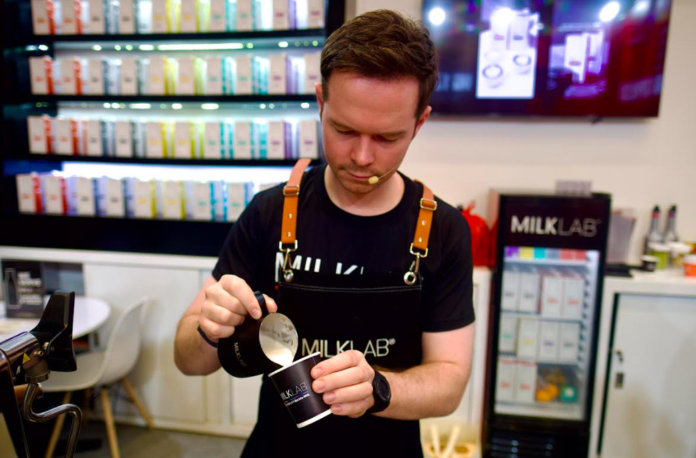 MILKLAB Perkuat Eksistensi Coffee Culture Indonesia di World of Coffee Asia 2025