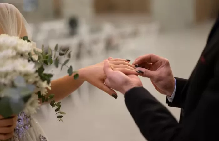 Mizora Jewelry: Tempat Custom Cincin Tunangan di MOI yang Tawarkan Desain Eksklusif