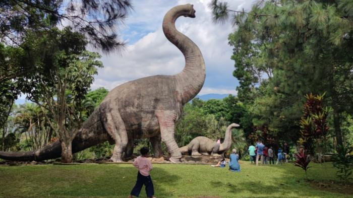 Wisata Hidden Gem di Majalengka: Taman Dinosaurus Raksasa yang Penuh Cerita dan Cocok untuk Liburan Keluarga