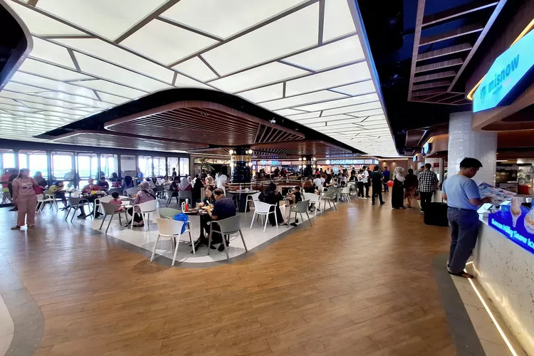 Food Park Queen City Mall: Surga Kuliner Baru di Tengah Kota Semarang