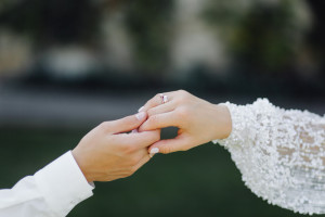 5 Permainan yang Layak Dicoba Pengantin Baru Saat Malam Pertama