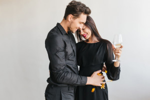 Rayakan Hari Kasih Sayang, Begini Cara Kembalikan Percikan Cinta