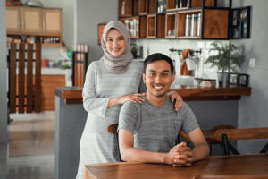 8 Tips Tetap Romantis dan Harmonis Bersama Pasangan Saat Bulan Puasa