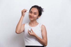 Bantu Atasi Masalah Kulit, Ini 4 Serum Vitamin C untuk Pemula
