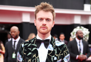 Lirik dan Terjemahan Lagu ‘Break My Heart Again’ dari FINNEAS