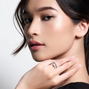 Mengenal Channel Setting yang Unik pada Cincin Berlian