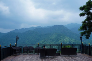 Edensor Hills Cafe and Resto, Santap Seru Ditemani Panorama Alam Jawa Barat