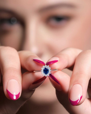 Ingin Dilamar dengan Cincin Batu Mulia? Cari Tahu Dulu Makna Batu Mulia yang Populer