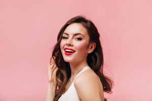 Independent Women Merapat! Ini Rekomendasi Brand Lipstik Dengan Warna Merah Terbaik