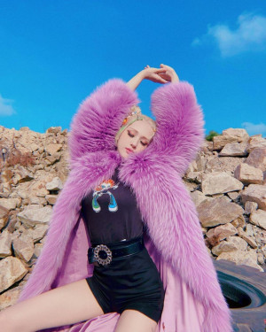 Rilis Debut Album, Lirik dan Terjemahan Lagu Jeon So Mi “XOXO”