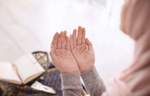 7 Amalan di Bulan Ramadhan, Ringan Dikerjakan Berat di Pahala