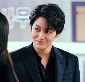 5 Artis Korea yang Pernah Diisukan Berkencan Dengan Kim Bum
