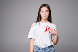 Johnson & Johnson Indonesia Ajak Lansia Deteksi Gejala Kanker Darah Sedini Mungkin