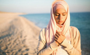 10 Cara Wanita Menyatakan Cinta Dalam Islam
