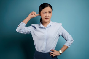 Keluar Cairan dari Telinga? Ketahui 5 Penyebabnya