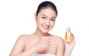 8 Rekomendasi Face Oil Lokal Terbaik untuk Kulit Wajah Kamu