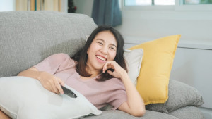 6 Film Komedi Terbaik dan Dijamin Ngakak