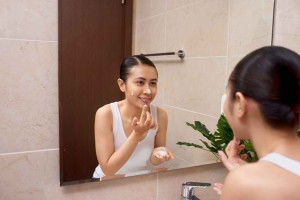 7 Rekomendasi Produk Pengecil Pori - Pori Wajah Terbaik
