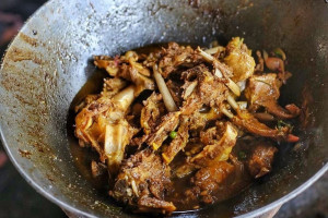 Tak Perlu Tunggu Idul adha, Ini Resep Masak Tengkleng Kambing Tanpa Santan