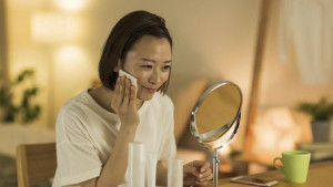 Punya Kulit Kombinasi? Perhatikan 7 Kandungan Skincare Ini