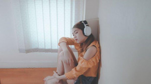 Bernuansa Sendu, Rekomendasi Lagu Sedih Barat untuk Kamu!