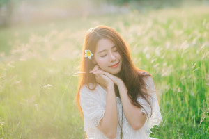 10 Sifat Wanita yang Bisa Membuat Pria Bertekuk Lutut
