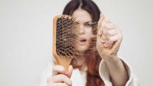 Batasi Konsumsi! 6 Makanan dan Minuman Ini Picu Rambut Rontok