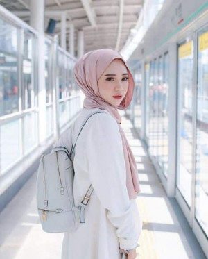 Makin Kece, Intip 10 Style Hijab Syar’i ke Kampus yang Mudah Ditiru