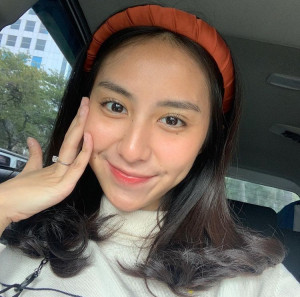 Clairine Clay, Selebgram yang Telah Resmi Jadi Istri Joshua Suherman