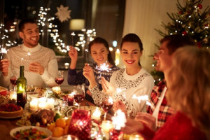 Seru dan Menyenangkan, 7 Ide Rayakan Natal di Rumah Bersama Keluarga