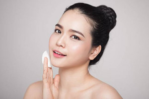 5 Produk Micellar Water Lokal dan Drugstore Terjangkau, Wajib Coba!