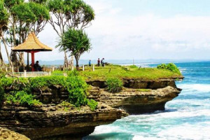Menjelajahi 4 Wisata Pantai di Pangandaran yang Mempesona dan Menakjubkan
