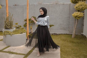 Makin Stylish, Intip Model Rok Kekinian buat Hijabers