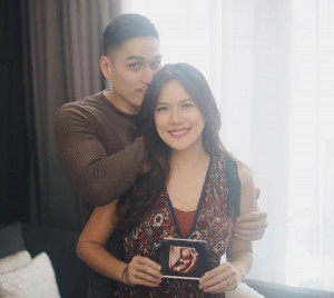 Penantian Panjang, Marcel Chandrawinata Umumkan Kehamilan Sang Istri
