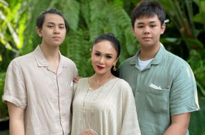 Jadi Orang Tua Bijak, Intip Tips Parenting Ala Yuni Shara