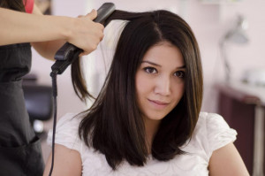 Cara Merawat Rambut Rebonding agar Lurus Lebih Lama