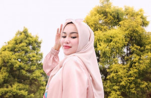 Sumber Penghasilan Medina Zein, Selebgram dengan Segudang Bisnis