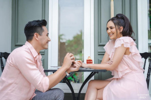 15 Tahun Pernikahan, Darius Sinathrya dan Donna Agnesia Makin Mesra