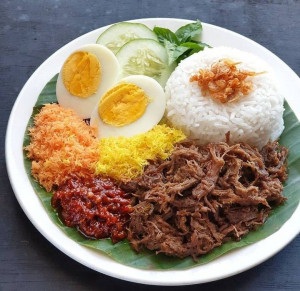 Fakta Menarik tentang Nasi Krawu, Makanan Lezat Khas Gresik