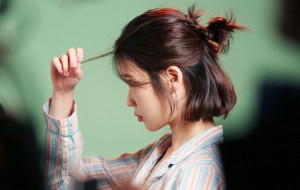 Anti Bosan, Begini Cara Mengikat Rambut Pendek biar Unik