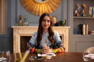 Nyentrik, Berani Coba OOTD 'Emily in Paris Season 2'?