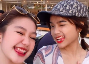 Sama-sama Liburan di Bali, Fuji dan Chika Bagikan Potret Bersama