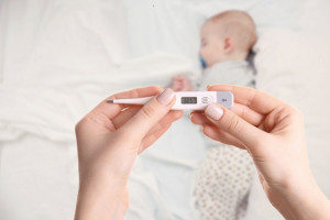 Jangan Disepelekan, Moms! Ini Cara Atasi Pilek pada Bayi Baru Lahir