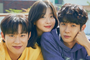 Rekomendasi Film dan Drama Korea dari Pemain "Our Beloved Summer"