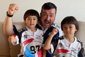 Mundur dari TROS, Inspirasi Gaya Parenting ala Sam Hammington