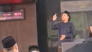Tuai Pujian, Video Lelaki Terjemahkan Azan dengan Bahasa Isyarat Viral
