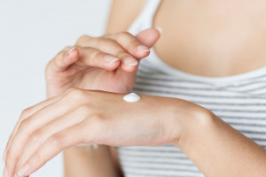 Kulitmu Kering? Atasi Pakai Lotion Jitu Ini!