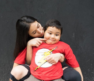 Kakak Idaman! Potret Kedekatan Mendiang Laura Anna dengan Janos dan Petra